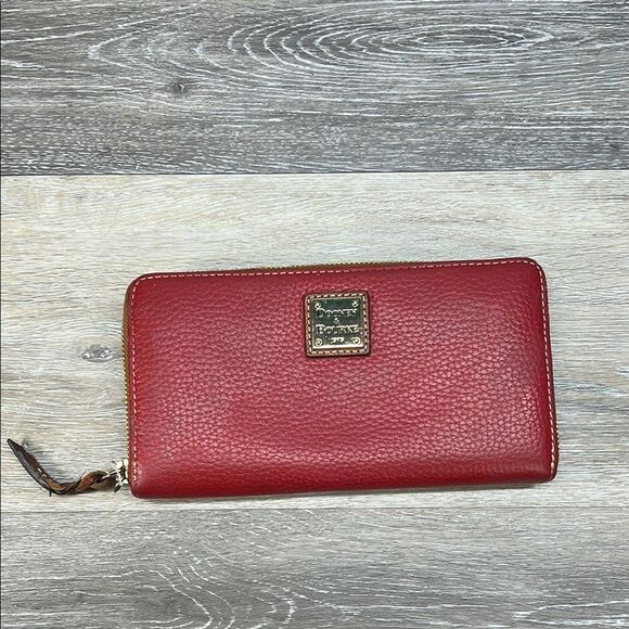 *dooney & bourke red pebble grain full zip wallet - Picture 1 of 16